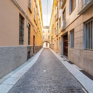 Book Now! A 1 Min Walk From Duomo Of Appartamento Parma