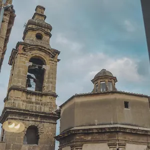 Jarase Nel Centro Di Appartamento Palermo